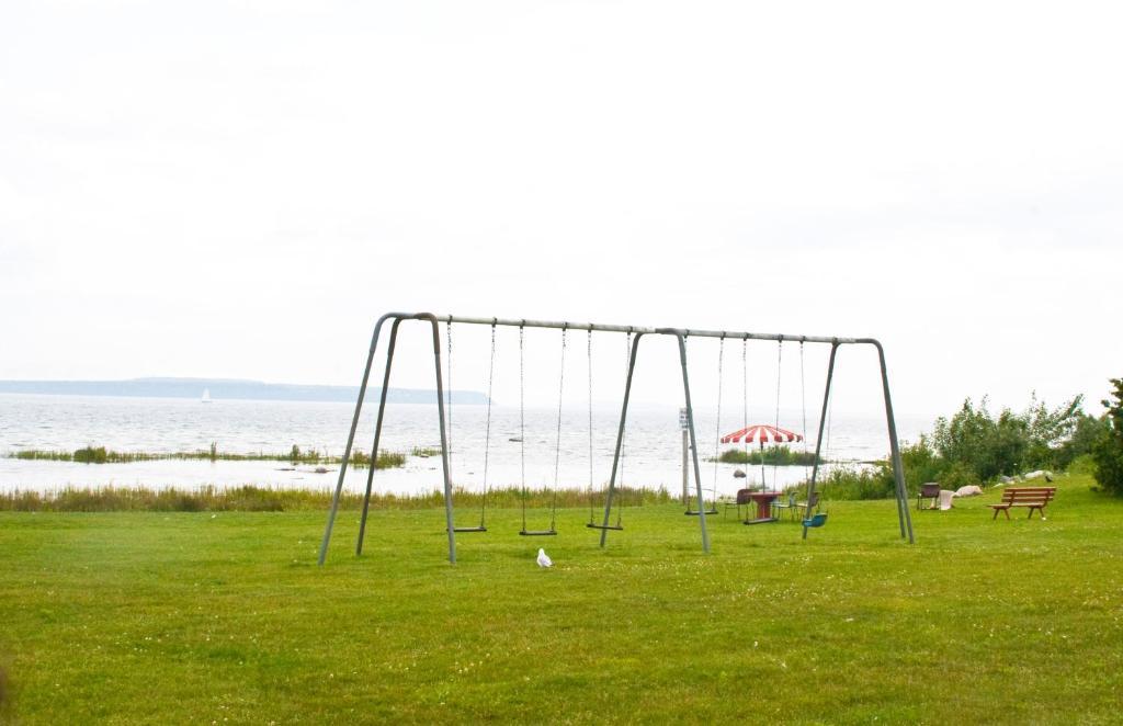 Days Inn & Suites By Wyndham St. Ignace Lakefront Exterior foto