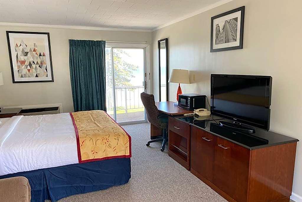 Days Inn & Suites By Wyndham St. Ignace Lakefront Habitación foto
